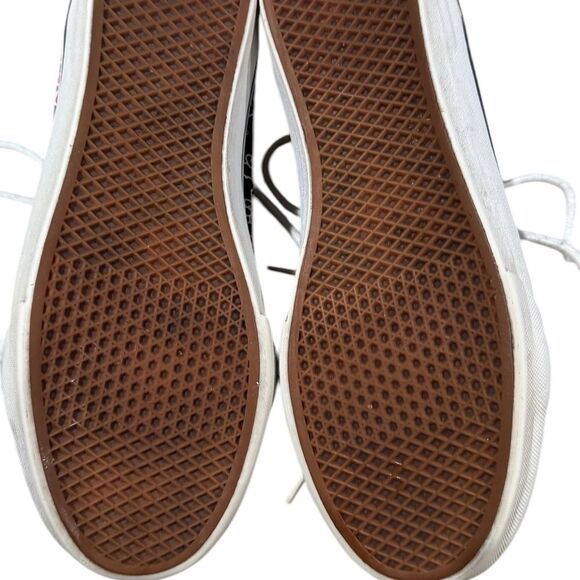 Vans Hello Kitty Black and Red High-Top Shoes. Women’s size 7.5, men’s size 6. - Picture 10 of 10